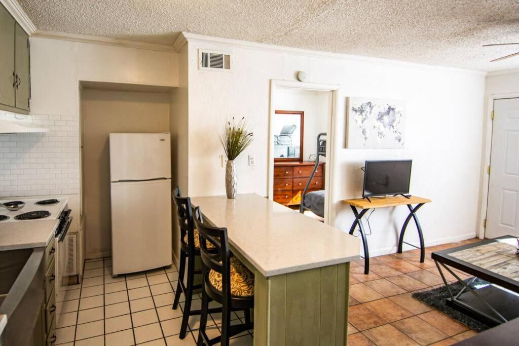 Automobile Alley Modern 1bdr - Wifi Apartment Oklahoma City