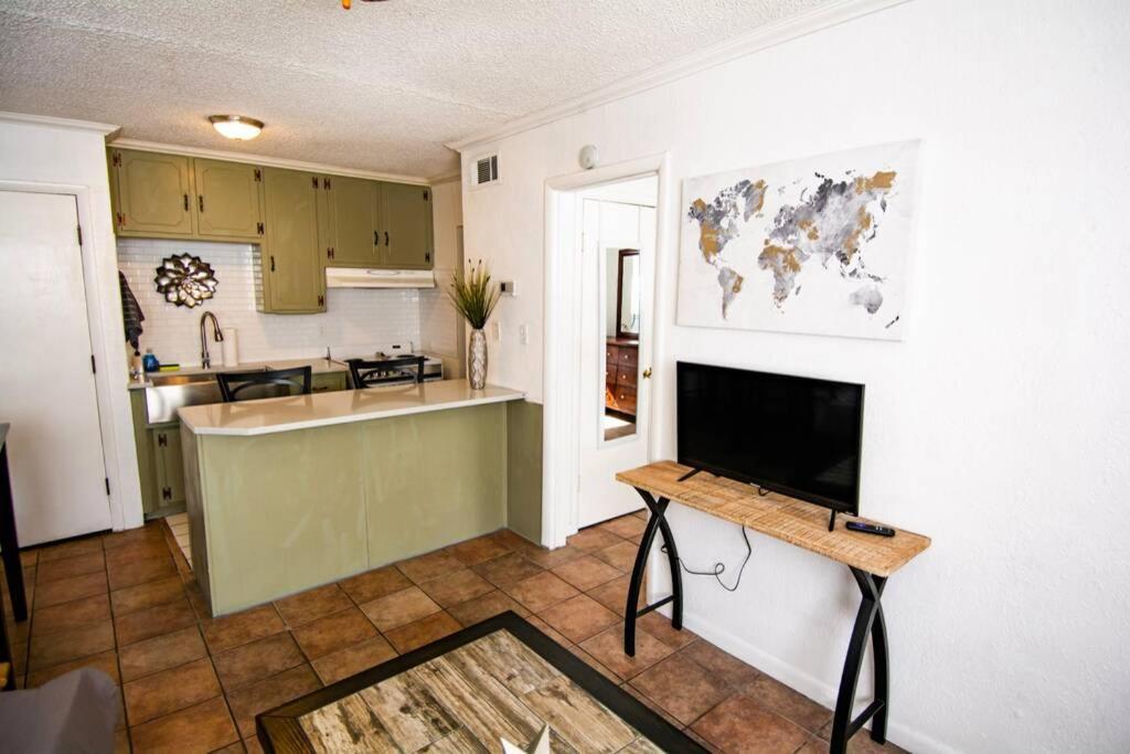 Automobile Alley Modern 1bdr - Wifi Apartment *